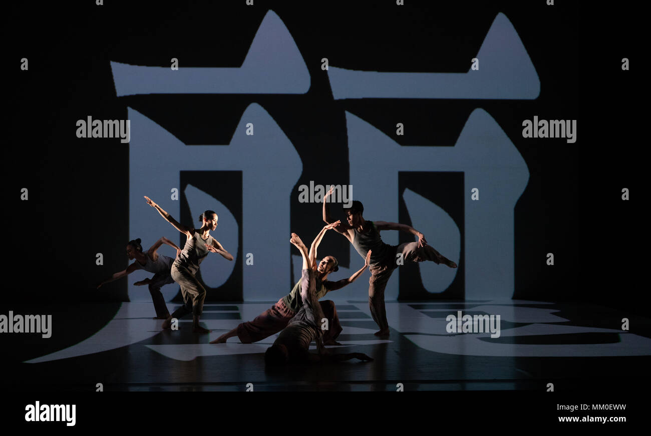 London, Großbritannien - 9. Mai 2018 - Cloud Dance Theatre aus Taiwan vorhanden Formosa in Sadler's Wells Foto © Danilo Moroni Credit: Danilo Moroni/Alamy leben Nachrichten Stockfoto