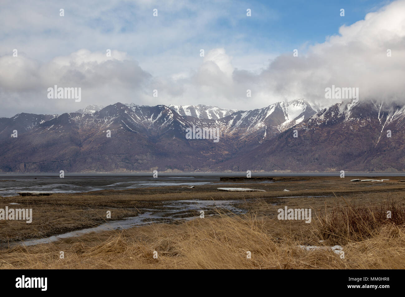 Hoffe, Alaska. Turnagain Arm. Kenai Halbinsel. Stadt, Cafe, für Verkauf, Blick auf die Chugach Berge und Wasser. Touristen vor Ort, Alte Bergbaustadt. Stockfoto