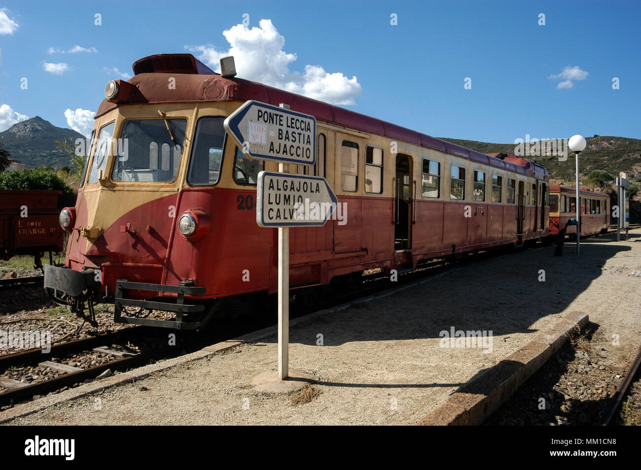 Ile de rousse bahnhof Fotos und Bildmaterial in hoher Auflösung Alamy