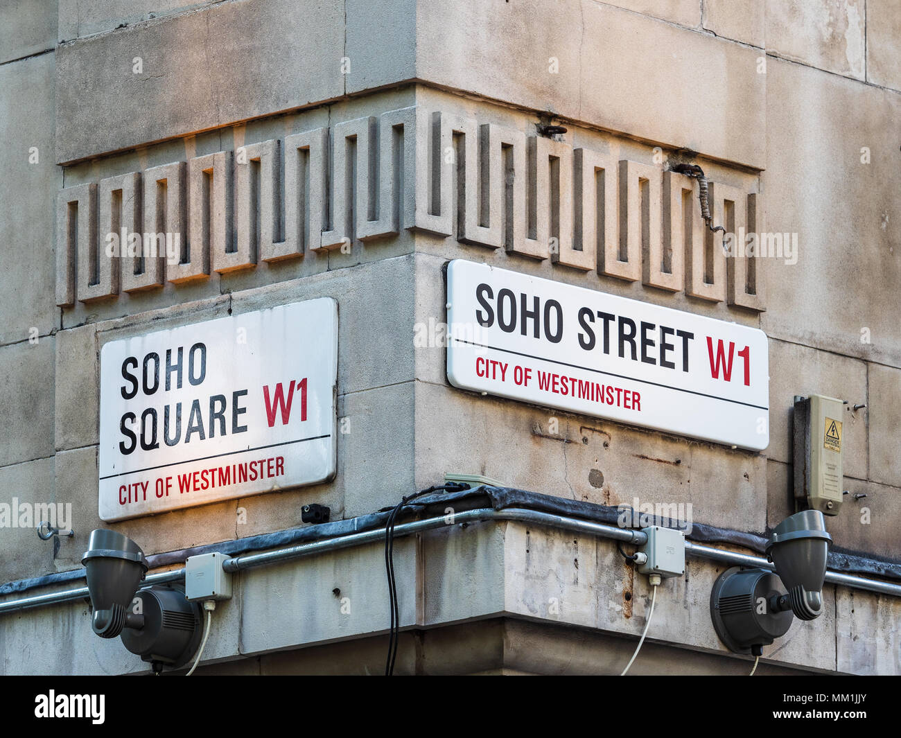 Soho Straßenschilder Serie - Soho Street und Soho Square - Londons Stadtteil Soho Straßenschilder Stockfoto
