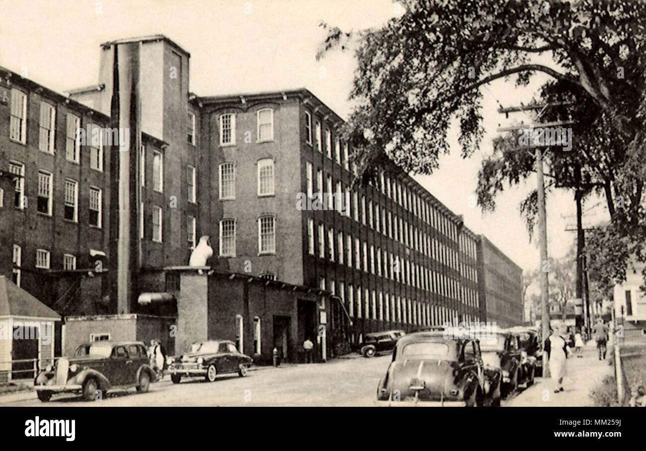 Curbside im Dana Warp Mühlen. Westbrook. 1950 Stockfoto