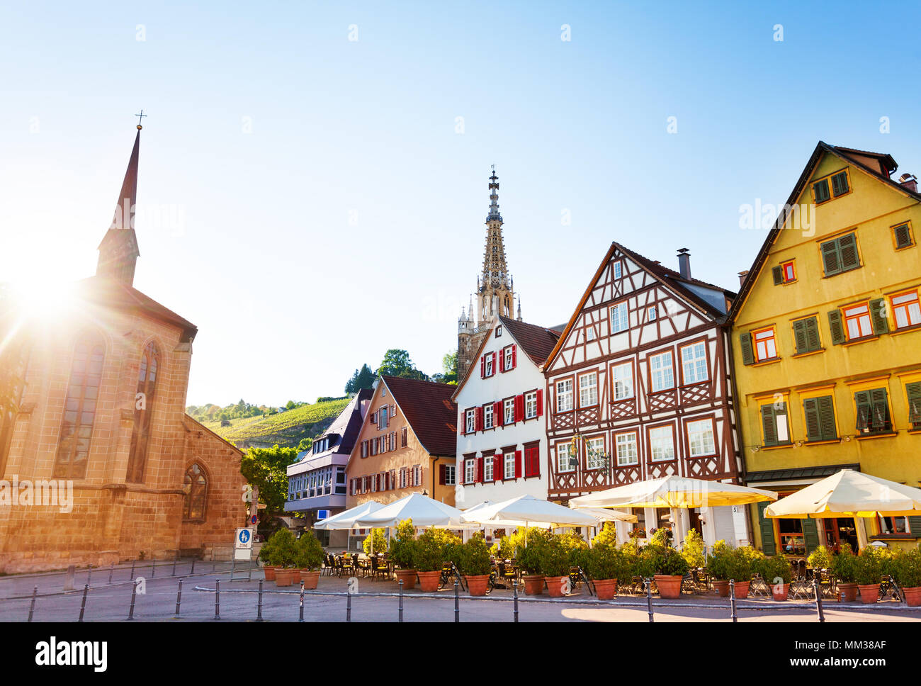 Marktplatz von Esslingen und Turm der Frauenkirche Frauenkirche in der Ferne, in Deutschland, in Europa Stockfoto