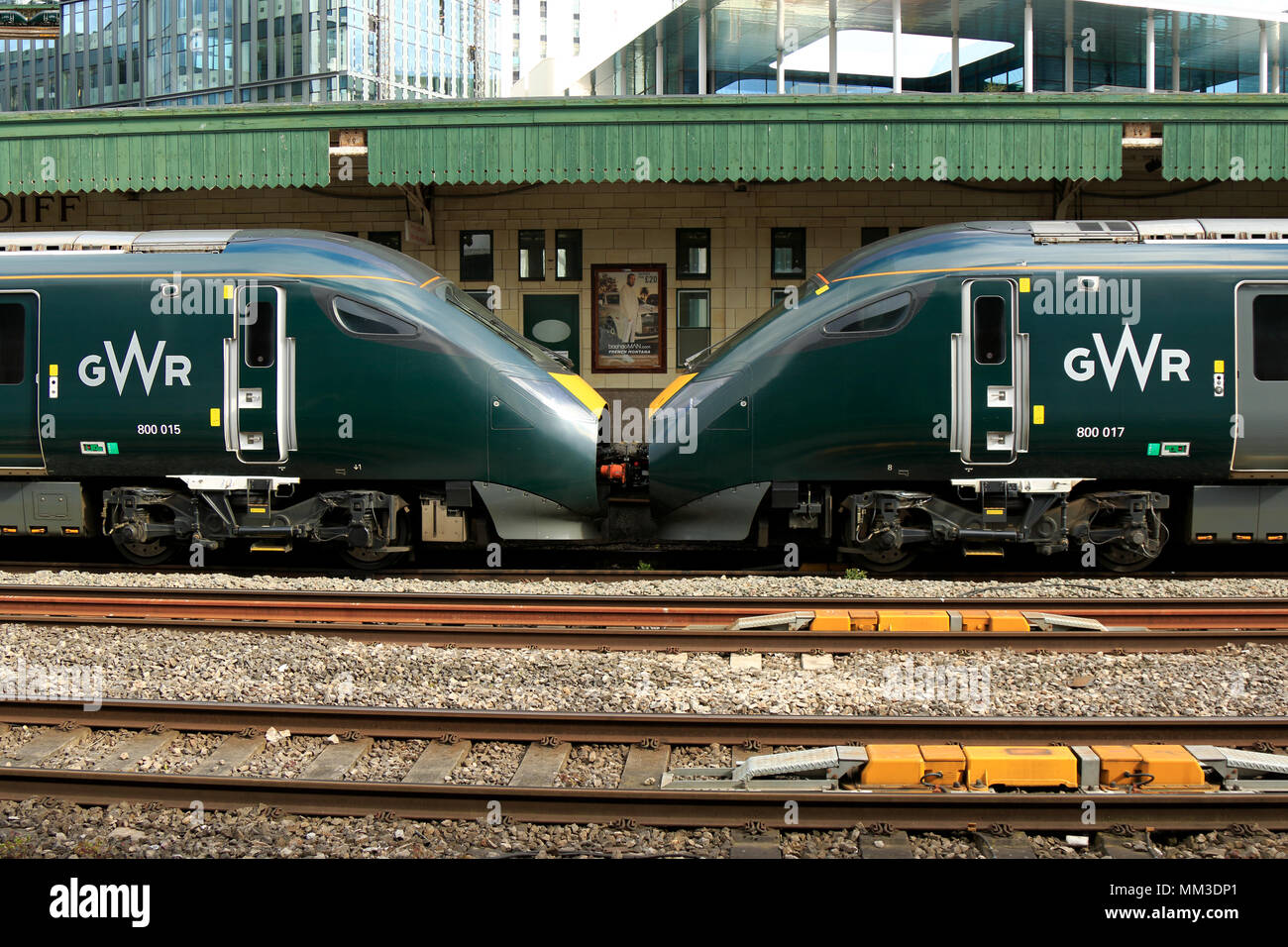 Great Western Railways Hitachi Klasse 800 800017 Neue Super Express in Cardiff Central Railway Station, South Wales, UK. Stockfoto