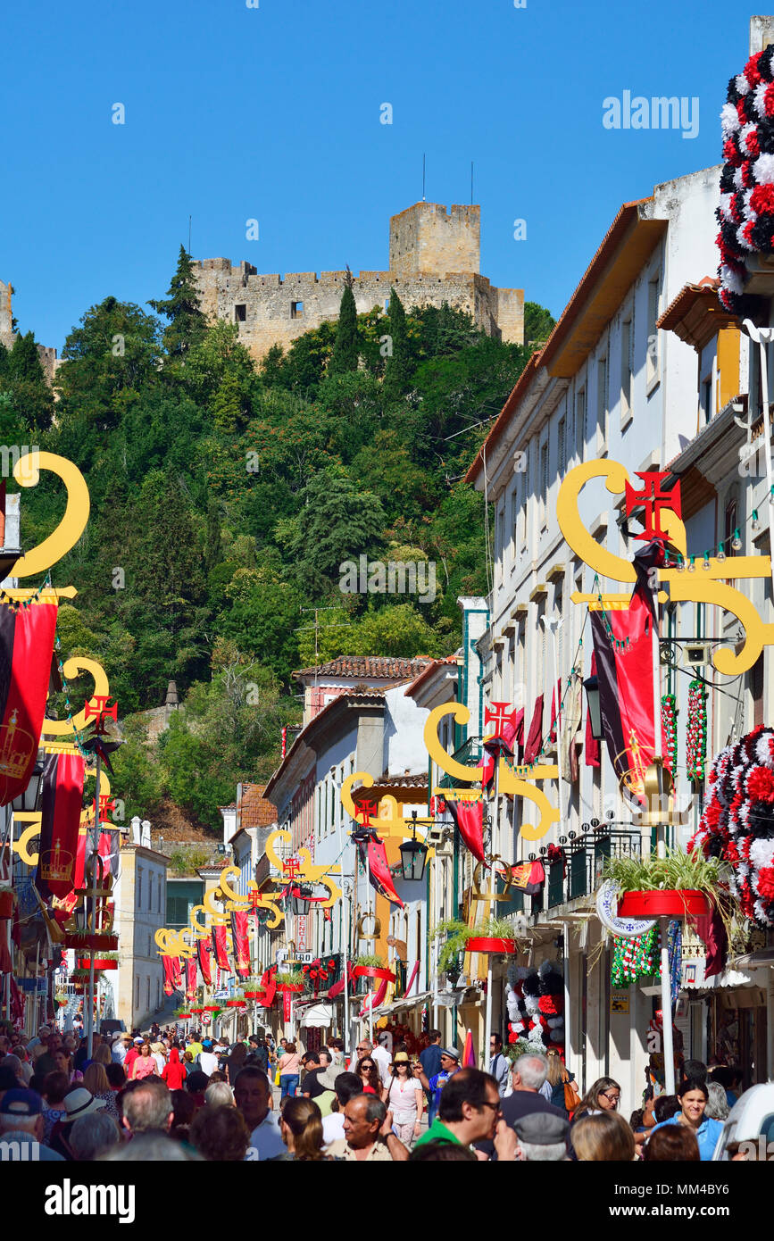 Die Festa dos Tabuleiros (Festival der Fächer) in Tomar. Dieses Festival ist der wichtigste feierte in der Stadt, Tomar, Portugal Stockfoto