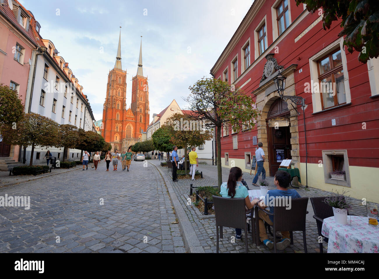 Ostrow Tumski (Dominsel) Bezirk am Abend. Wroclaw, Polen Stockfoto