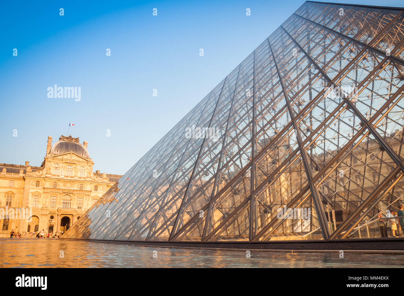 Das Louvre museum in Paris Stockfoto