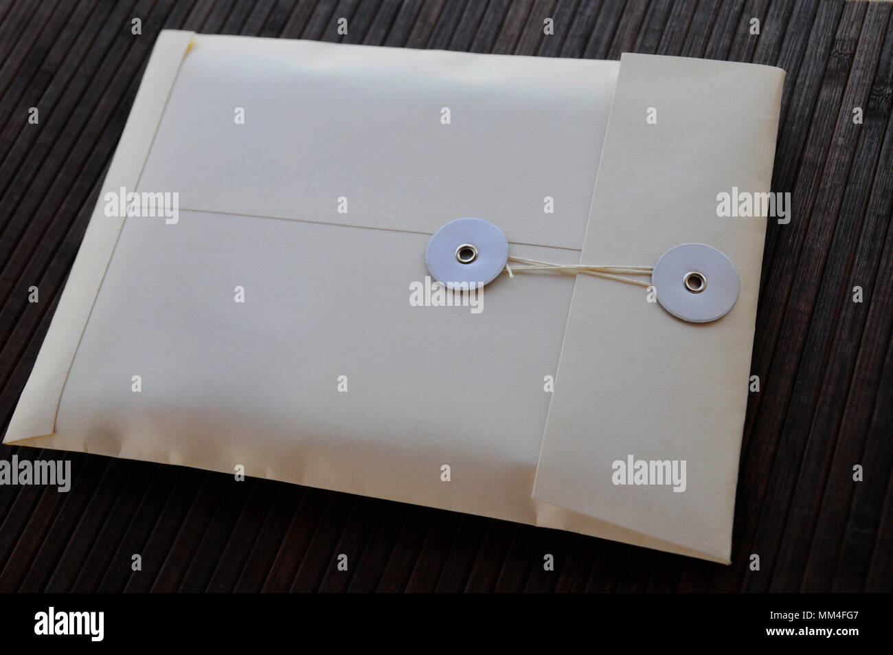 Versiegelte Datei Beutel auf den Tisch Stockfoto