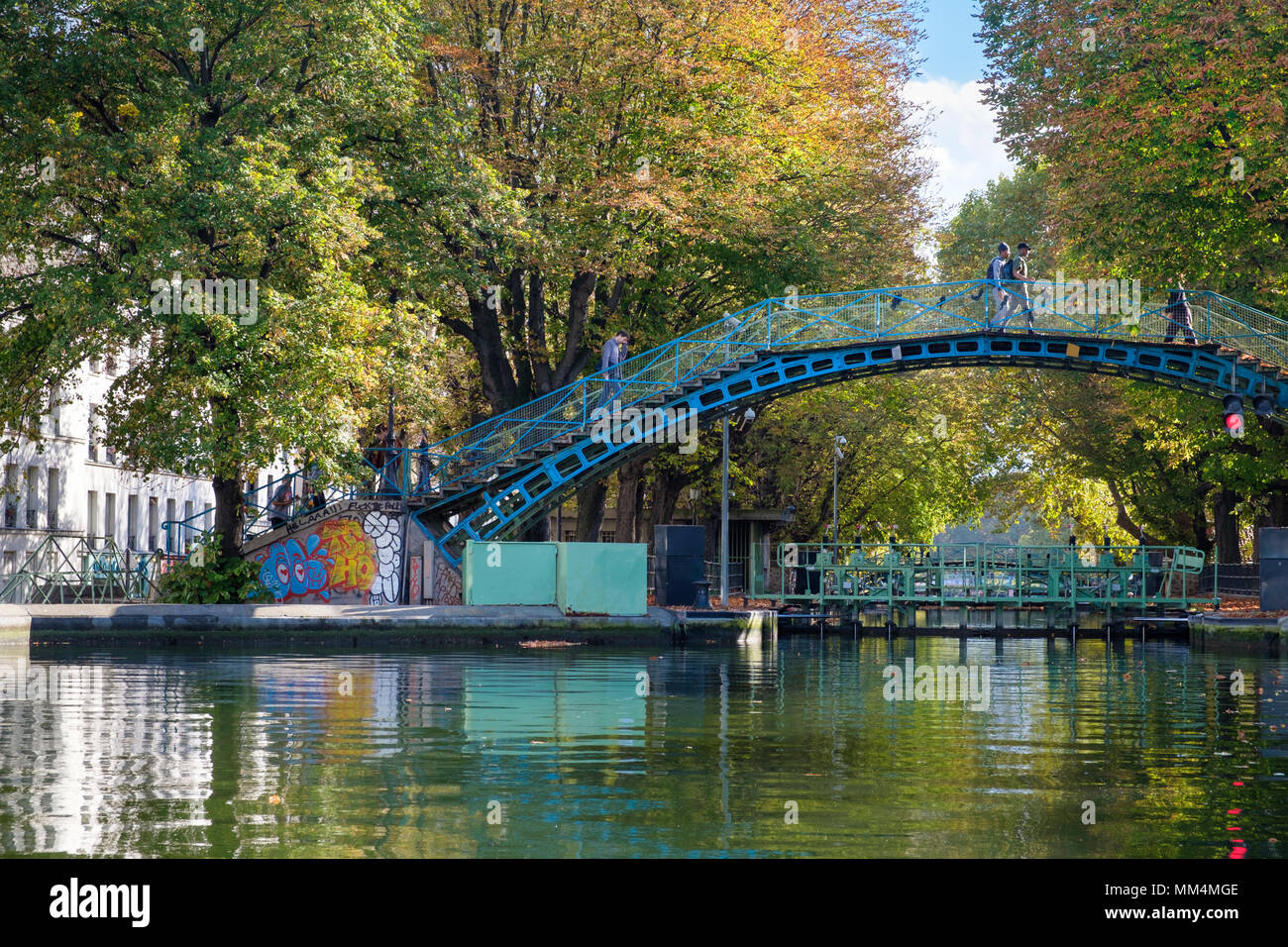 Canal Saint-Martin, eine 4,6 km lange Kanal in Paris in Verbindung mit dem Canal de l'Ourcq auf dem Fluss Seine, Paris, Frankreich Stockfoto