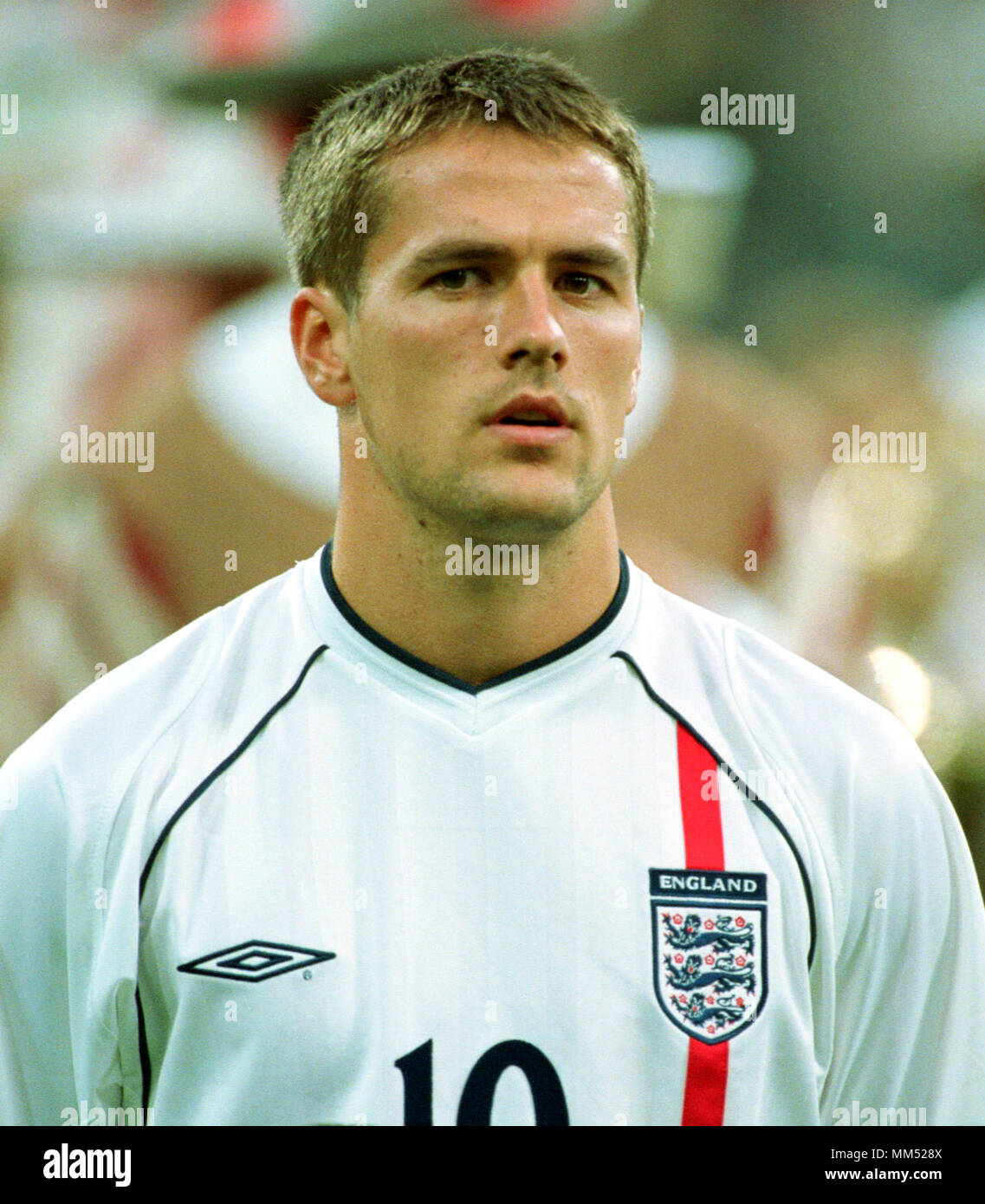 Michael owen england 2001 Fotos und Bildmaterial in hoher Auflösung