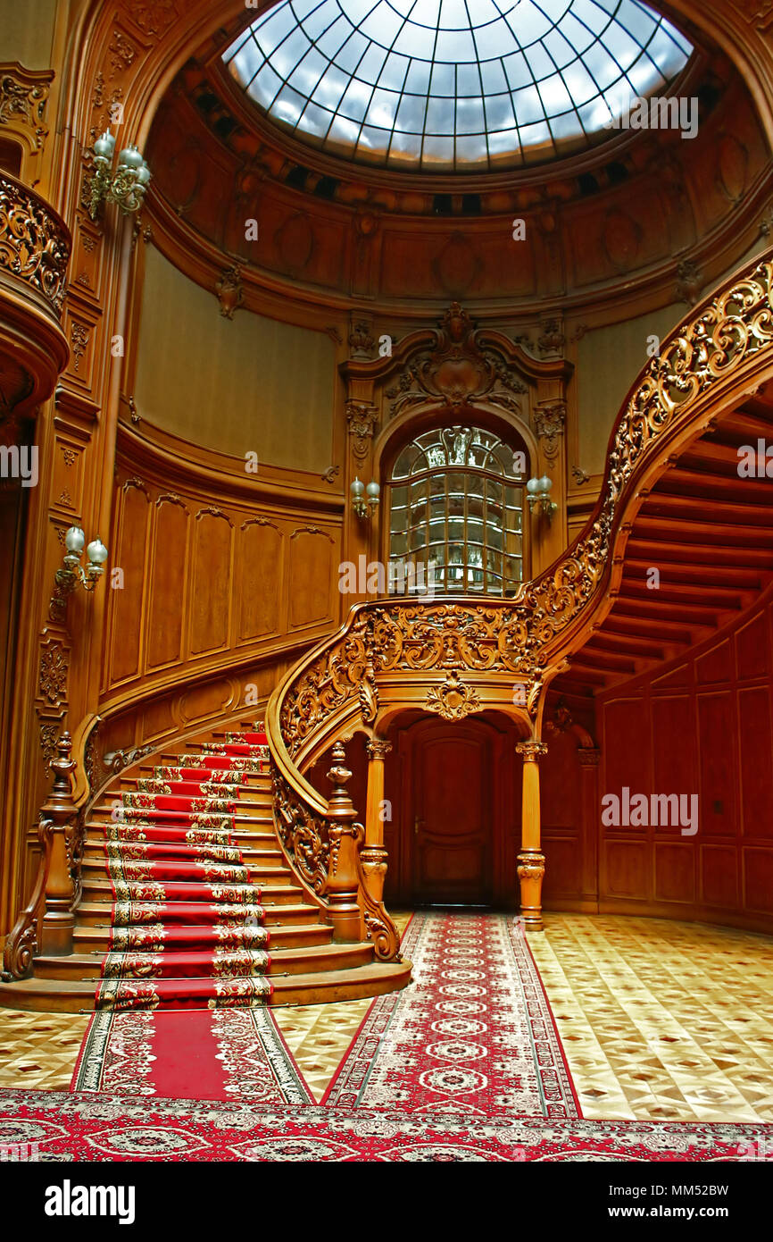Lemberg Ukraine 30 Juni 2014 Haus Der Wissenschaftler Ein Ehemaliger Nationaler Casino Bis 1939 Von Fellner Und Helmer In Den Jahren 1897 1898 Gebaut Lemberg Stockfotografie Alamy