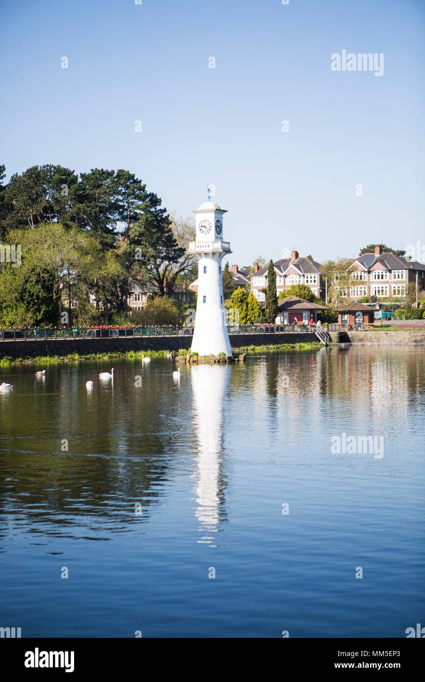 Die ikonischen Clock Tower im Roath Park, Der beste Park in Wales ...