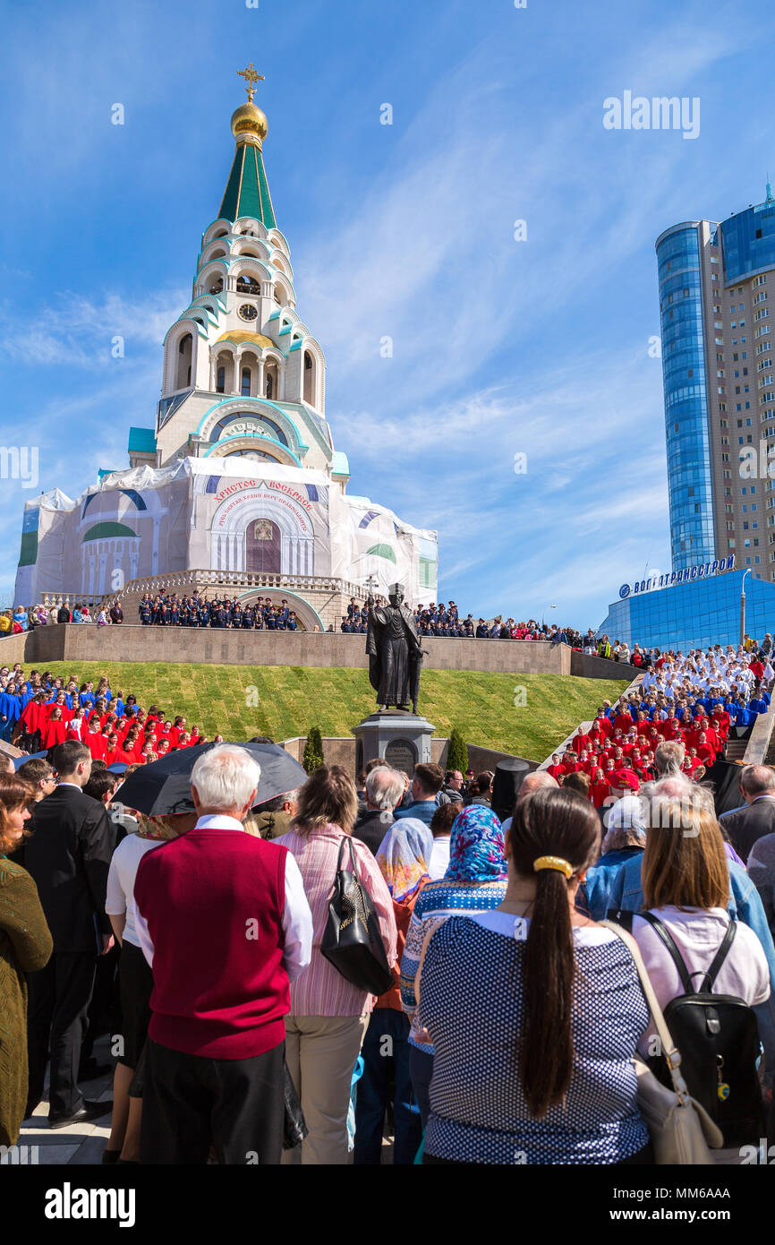 Samara, Russland - 6. Mai 2018: die Zeremonie der Eröffnung eines Denkmal der Heiligen Sophia Prinz Wladimir in der Nähe der Kathedrale der Weisheit Gottes Stockfoto
