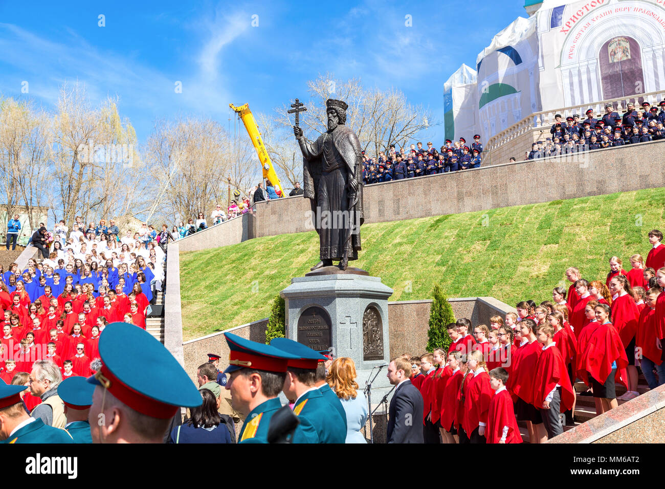 Samara, Russland - 6. Mai 2018: die Zeremonie der Eröffnung eines Denkmal der Heiligen Sophia Prinz Wladimir in der Nähe der Kathedrale der Weisheit Gottes Stockfoto