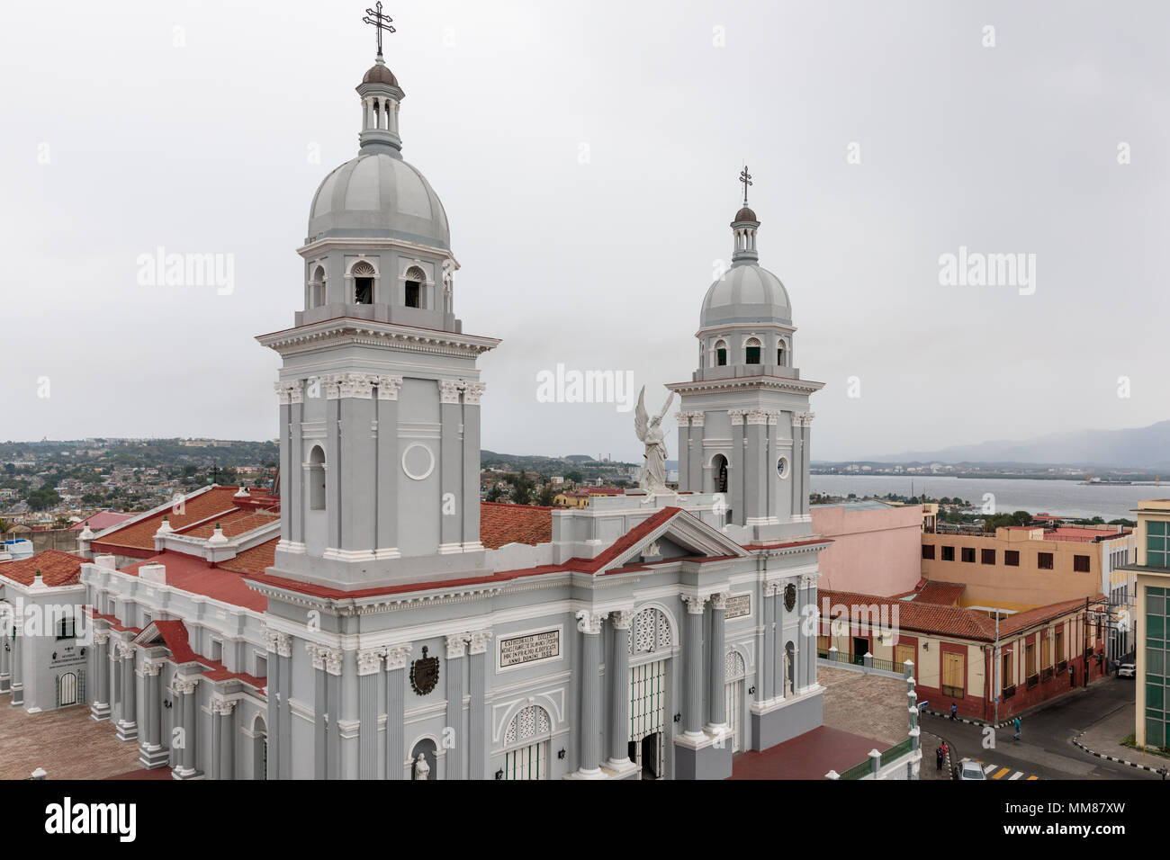 Basilika Santa Iglesia Catedral Metropolitana, Santiago de Cuba, Landschaft Blick von dem Platz vor der Kirche Stockfoto