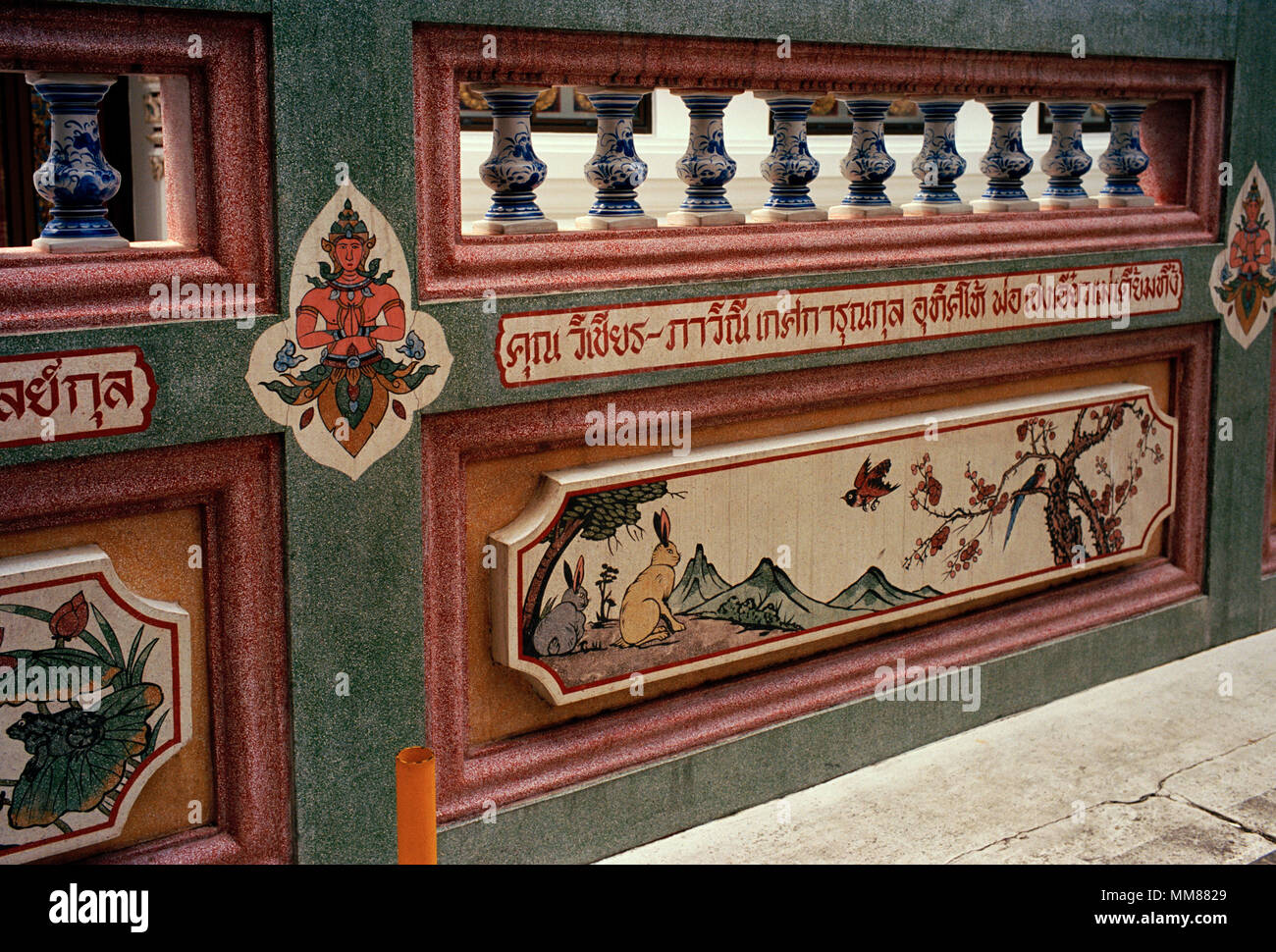 Buddhistische Kunst im Wat Suan Phlu Tempel in Bangkok, Thailand in Südostasien im Fernen Osten. Buddhismus Reisen Stockfoto