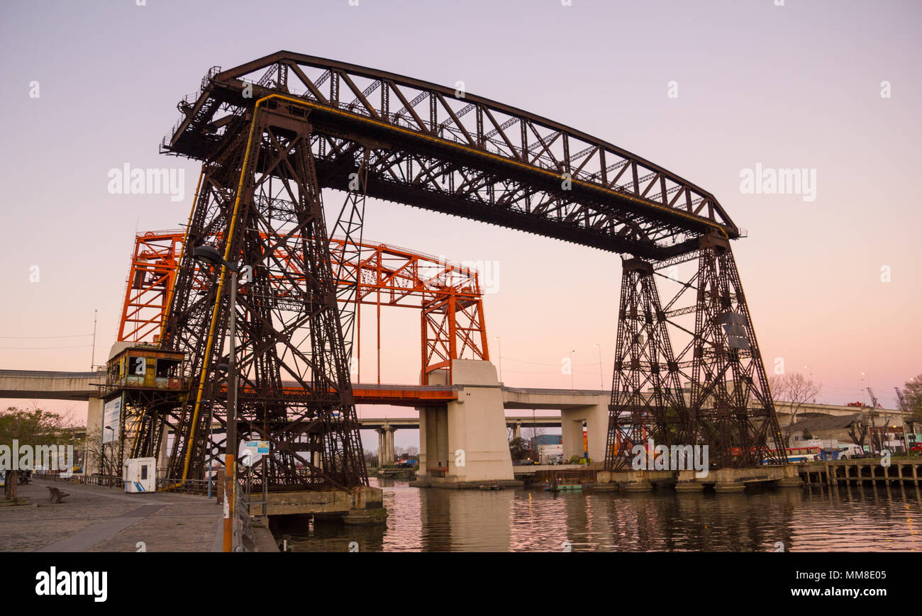 Nicolas Avellaneda Brücke in La Boca, Buenos Aires, ist dies ein sehr beliebtes Touristenziel in Buenos Aires, Argentinien Stockfoto