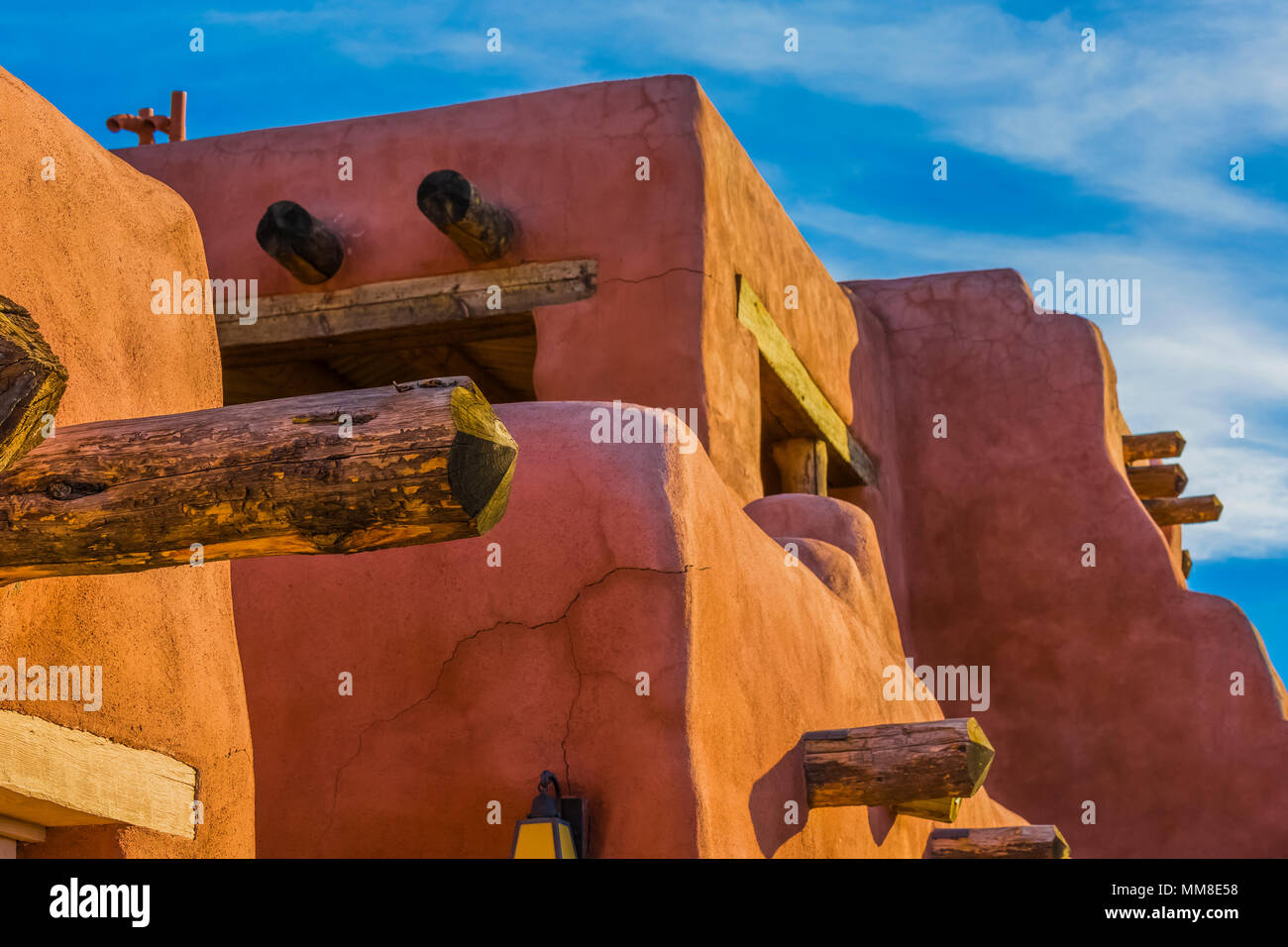 Die Painted Desert Inn National Historic Landmark, entworfen von Lyle Bennett und durch das Civilian Conservation Corps, in Petrified Forest National gebaut Stockfoto