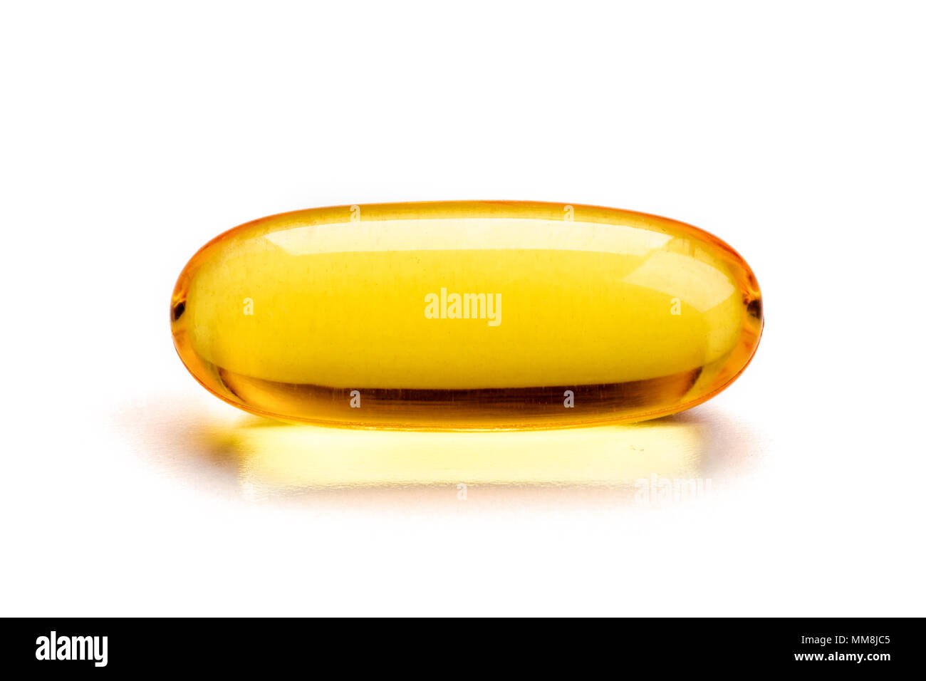 Eine Kapsel von Omega 3 isoliert auf weißem Hintergrund Stockfoto