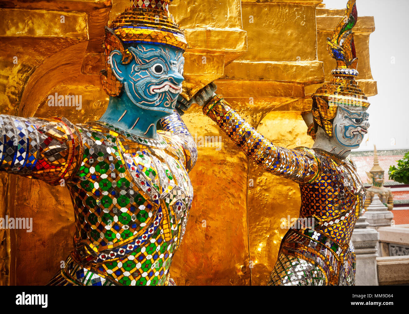 Beängstigend Zeichen entfernt ward Dämonen auf dem Gelände des Grand Palace. Bangkok, Thailand. Stockfoto