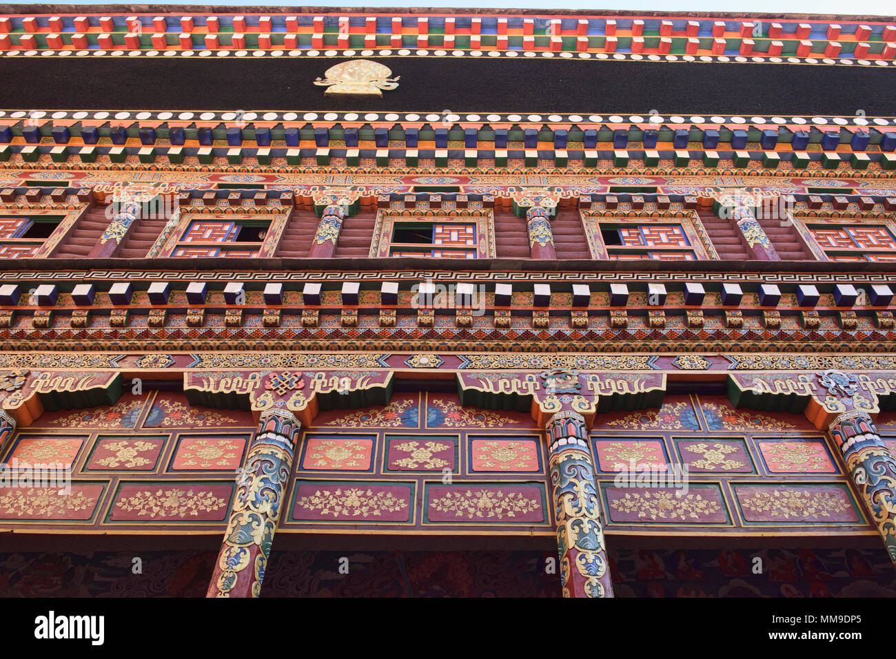 Architektur innerhalb der Bakong Schrift Druckmaschine Kloster in Dege, Sichuan, China Stockfoto