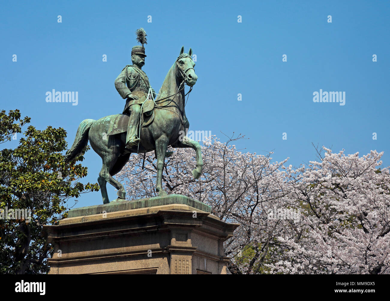Bronzestatue des Prinzen Komatsu-no-miya Akihito, Ueno Park, Tokio, Japan Stockfoto