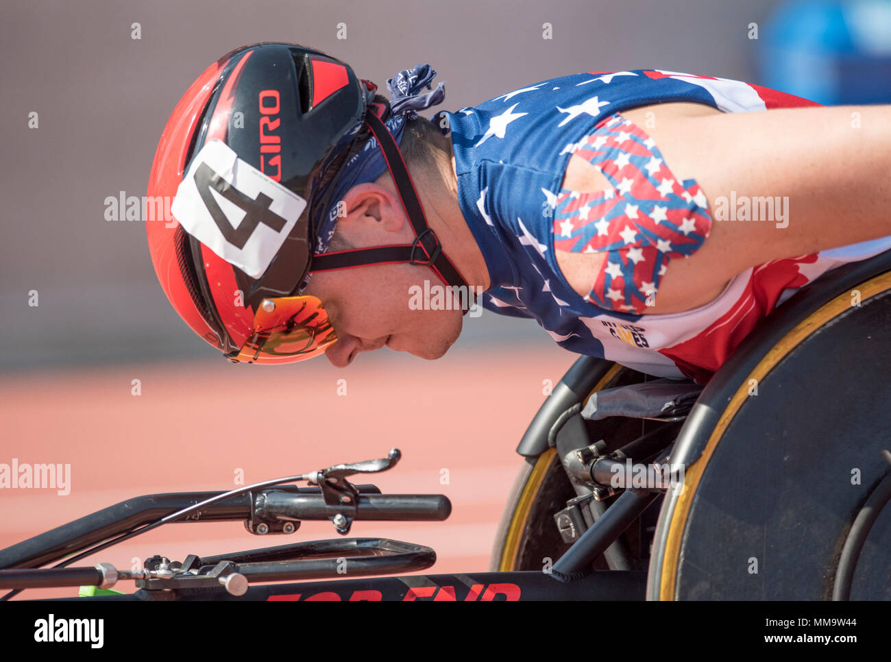 Invictus Games ist ein internationales, anpassungsfähiges Multisport-Event, das 2014 von Prinz Harry für verwundete, verletzte und kranke Servicemitarbeiter und Veteranen gegründet wurde. Das Archivbild zeichnet Rollstuhlrennen während der Spiele 2017 im York Lions Stadium in Toronto auf. Stockfoto