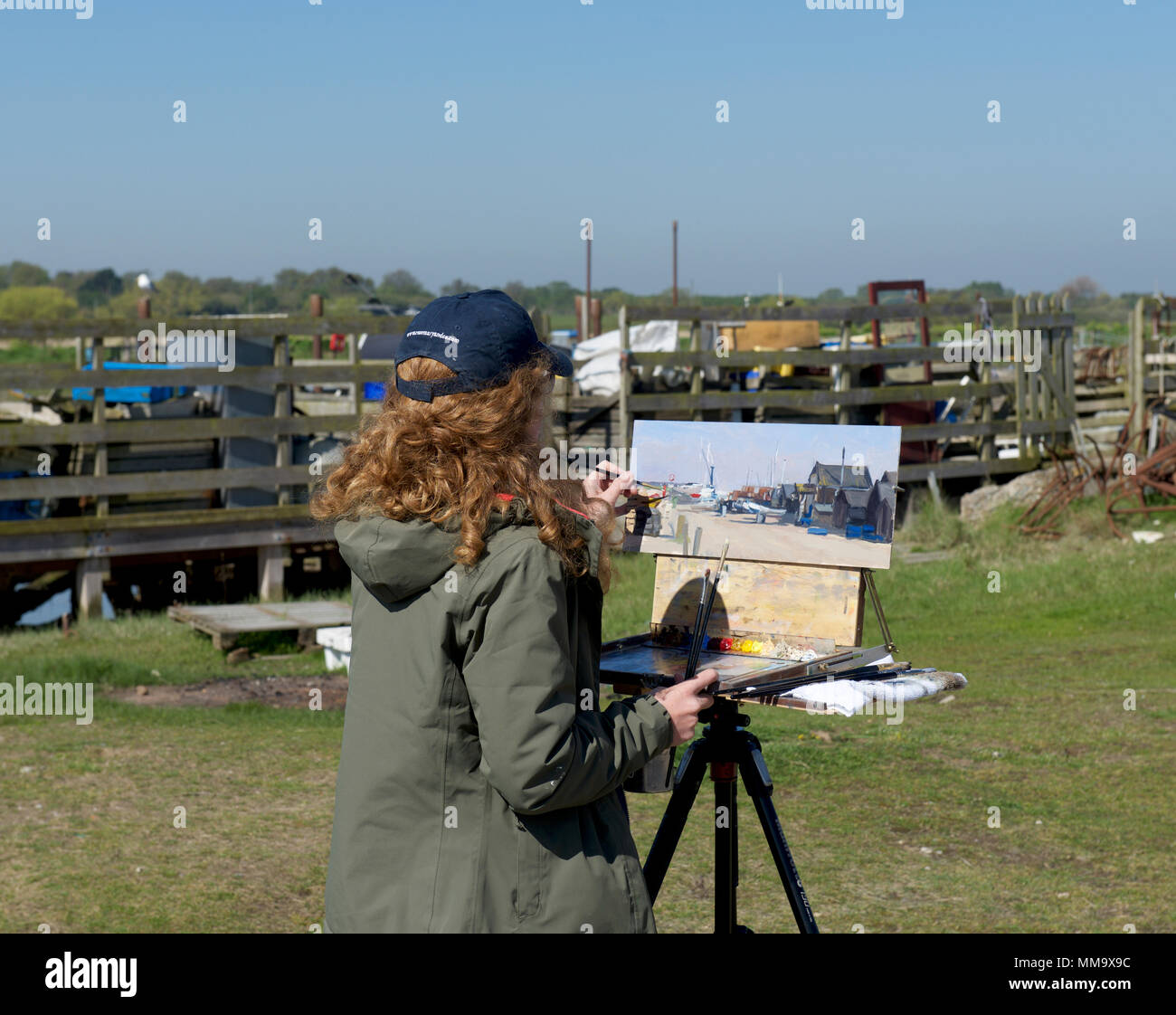 Frau gemälde malerei, Southwold, Suffolk, England Großbritannien Stockfoto