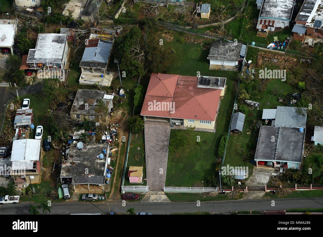 Civil Air Patrol in Zusammenarbeit mit der Air National Guard ist ein Ariel Umfrage über das nördliche Puerto Rico Sept. 26, 2017 nach dem Hurrikan Maria die Insel auf Sept. 20, 2017 beeinflusst. Die Civil Air Patrol ist Teil der Gesamtkraft Konzept der Air Force. (U.S. Air Force Foto von Airman 1st Class Nicholas Dutton) Stockfoto