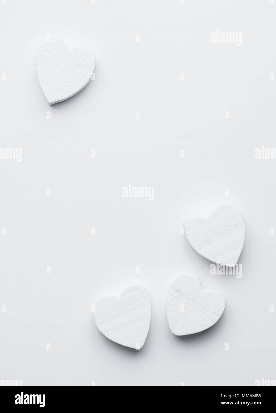 Hintergrund: Herzen mit weißem Hintergrund, Ansicht von oben mit der negativen Raum Stockfoto