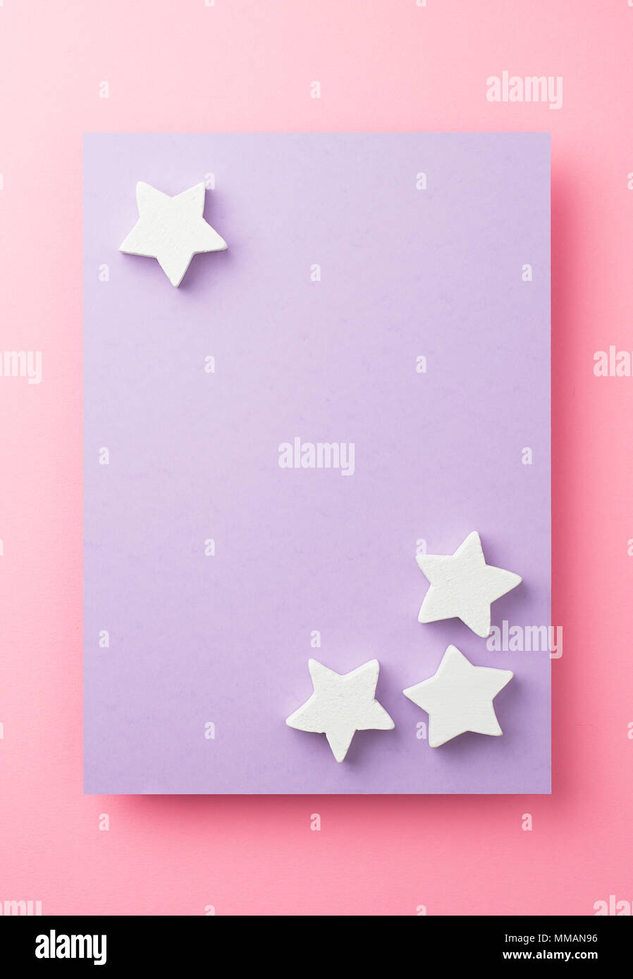 Weihnachtskarte Hintergrund mit hölzernen Sterne Stockfoto