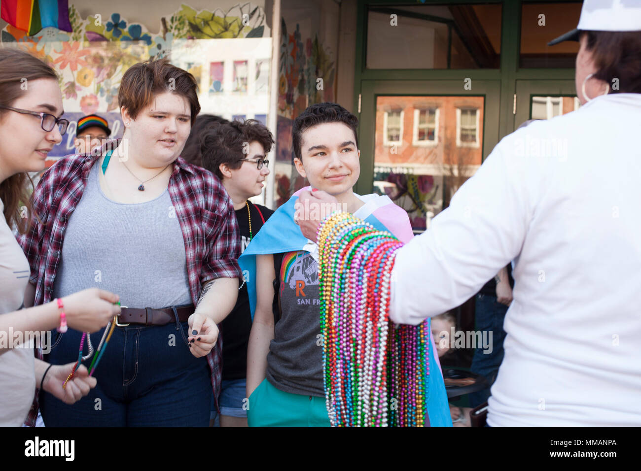 Gay Pride Feier an einem sonnigen Tag in Northampton, Massachusetts. Stockfoto