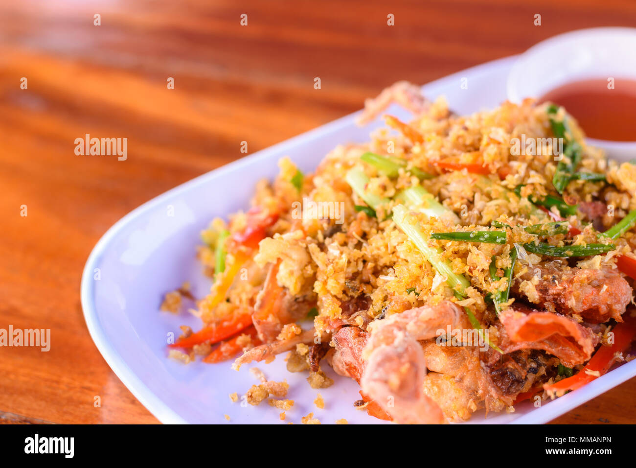 Gebratene Soft Shell Crab auf einer Platte, Thai Essen Stockfoto