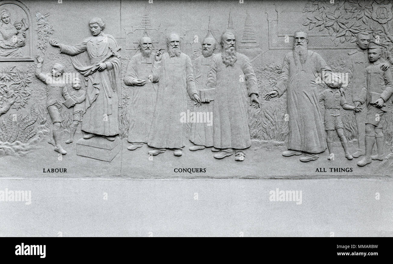 Entlastung Kunst außerhalb der Römisch-katholische Kathedrale in Bangkok, Thailand in Südostasien im Fernen Osten. Religion Religiöse christliche Reisen B&W Stockfoto