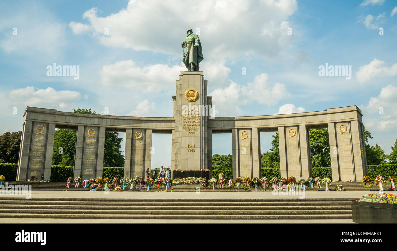 Sowjetische Ehrenmal im Tiergarten, Berlin, Deutschland Stockfoto