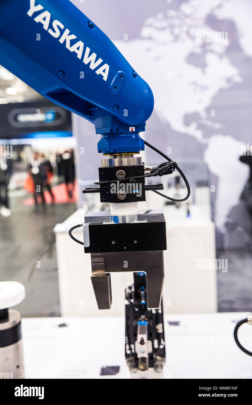 Hannover, Deutschland - April, 2018: Yaskawa Motoman Roboter Arm auf der Messe in Hannover, Deutschland Stockfoto