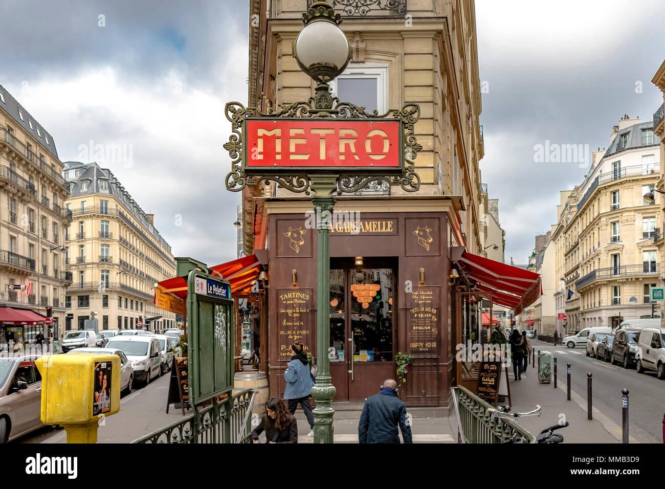 Val d'osne USchild draußen Le Peletier Metro Station, Paris