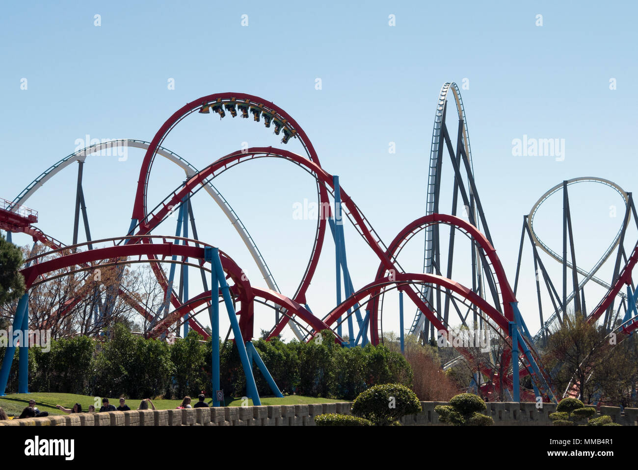 Shambhala und Dragon Khan Achterbahn in Port Aventura Welt, Spanien Stockfoto