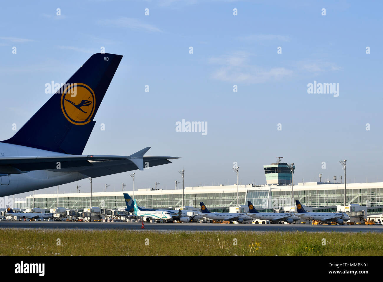 A380 800 A380 Lufthansa Flugzeuge Flugzeug Flugzeug Ubersicht Aussicht Panorama Satellit Flughafen Munchen Munchen Deutschland Stockfotografie Alamy