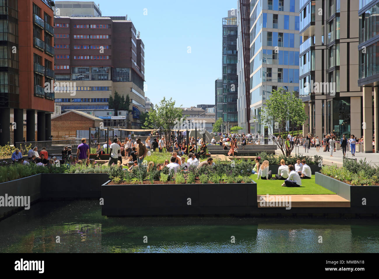 Die schwimmenden Park der Merchant Square in Paddington Basin, West London, UK Stockfoto