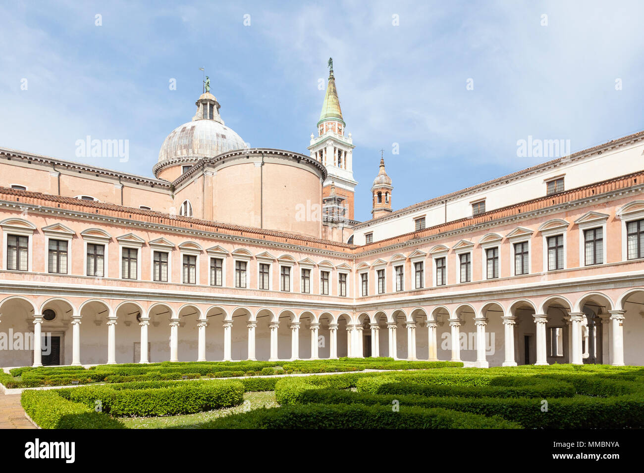 Die PALLADIANISCHE Kreuzgang im Kloster der Benediktiner jetzt Teil der Cini Stiftung, auf die Insel San Giorgio Maggiore, Venedig, Venetien, Italien Stockfoto