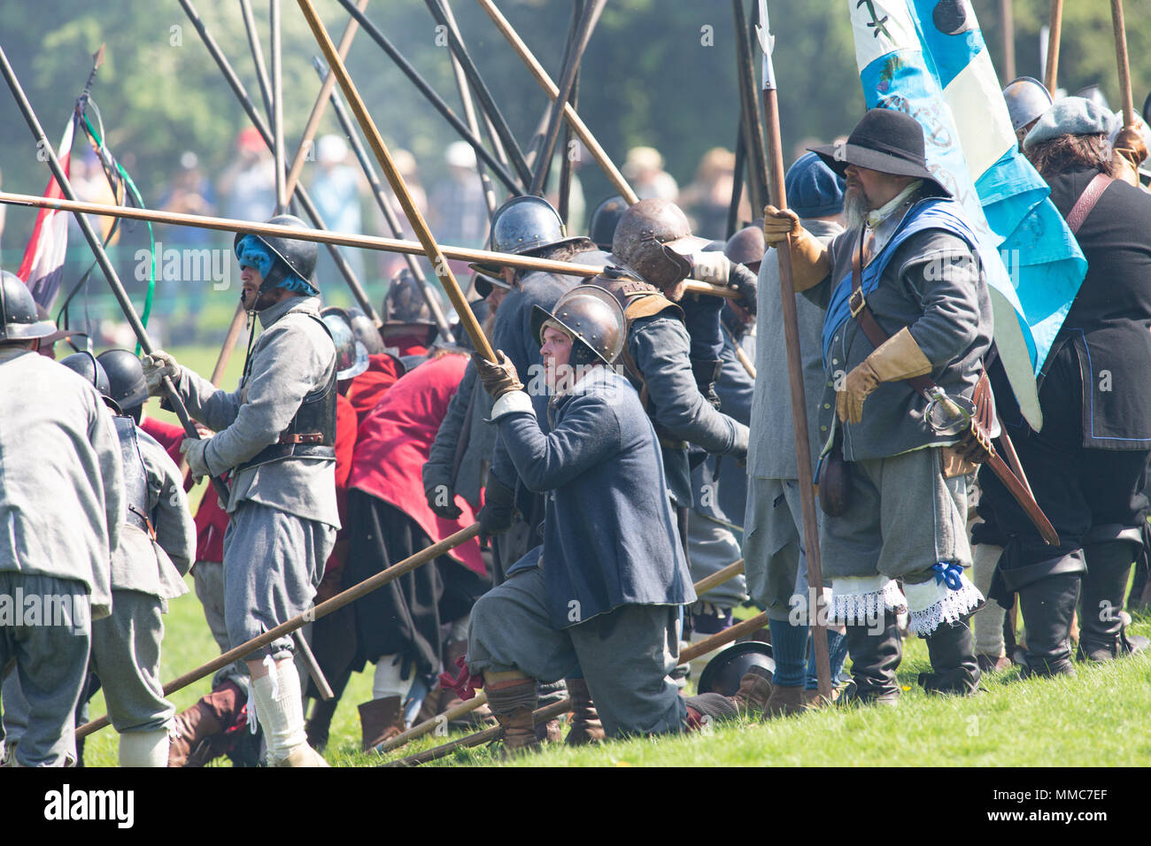 Die Hechte und die Beute Ereignis Nachgespielt ein Englischer Bürgerkrieg Schlacht fand an der Queens Wandleuchte, Newark, England, Großbritannien Stockfoto