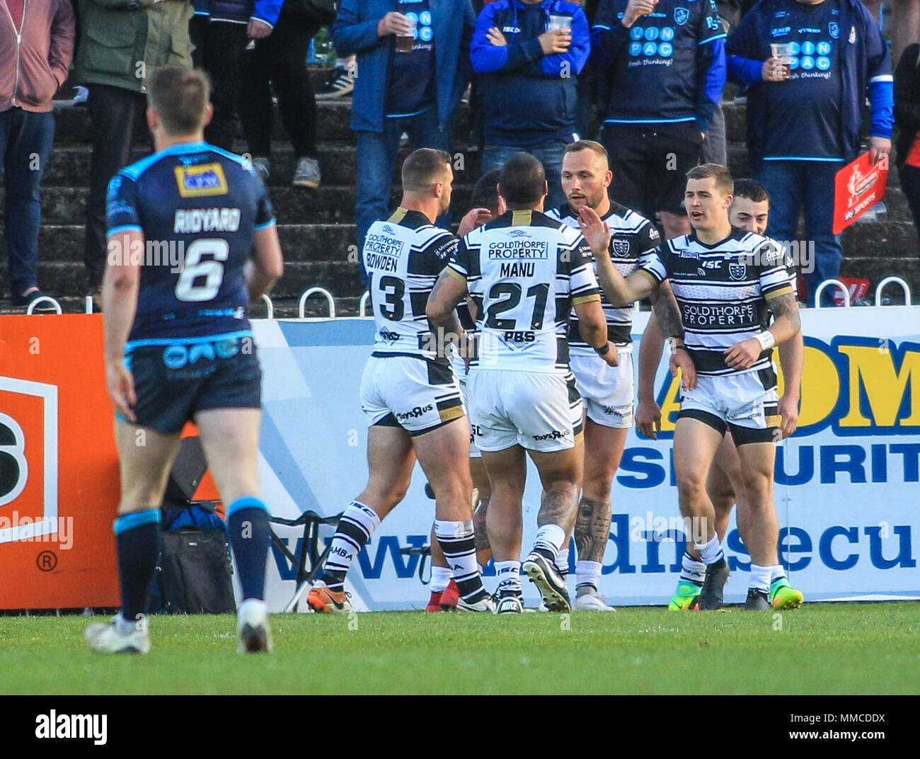 Wakefield, Yorkshire, UK. 10. Mai 2018, L.D. Ernährung Stadion, England; Ladbrokes Challenge Cup Runde 6, Rugby League, Featherstone Rover v-Rumpf FC; Rumpf FC feiert Jake Connors versuchen Credit: Aktuelles Bilder/Alamy leben Nachrichten Stockfoto