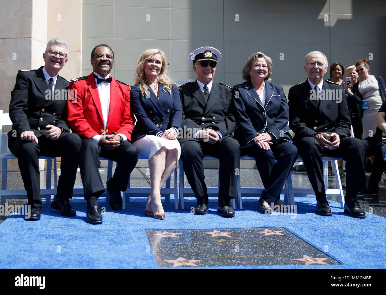 Los Angeles, USA. 10. Mai, 2018. Die ursprüngliche Besetzung der beliebten TV-Serie "The Love Boat" besuchen die Sterne Einweihung auf dem Hollywood Walk of Fame in Los Angeles, USA, 10. Mai 2018. Princess Cruises und die ursprüngliche Besetzung der 'Love Boat' ein Hollywood Walk of Fame erhalten Ehrenamtliche Stern Plakette hier am Donnerstag. Credit: Li Ying/Xinhua/Alamy leben Nachrichten Stockfoto