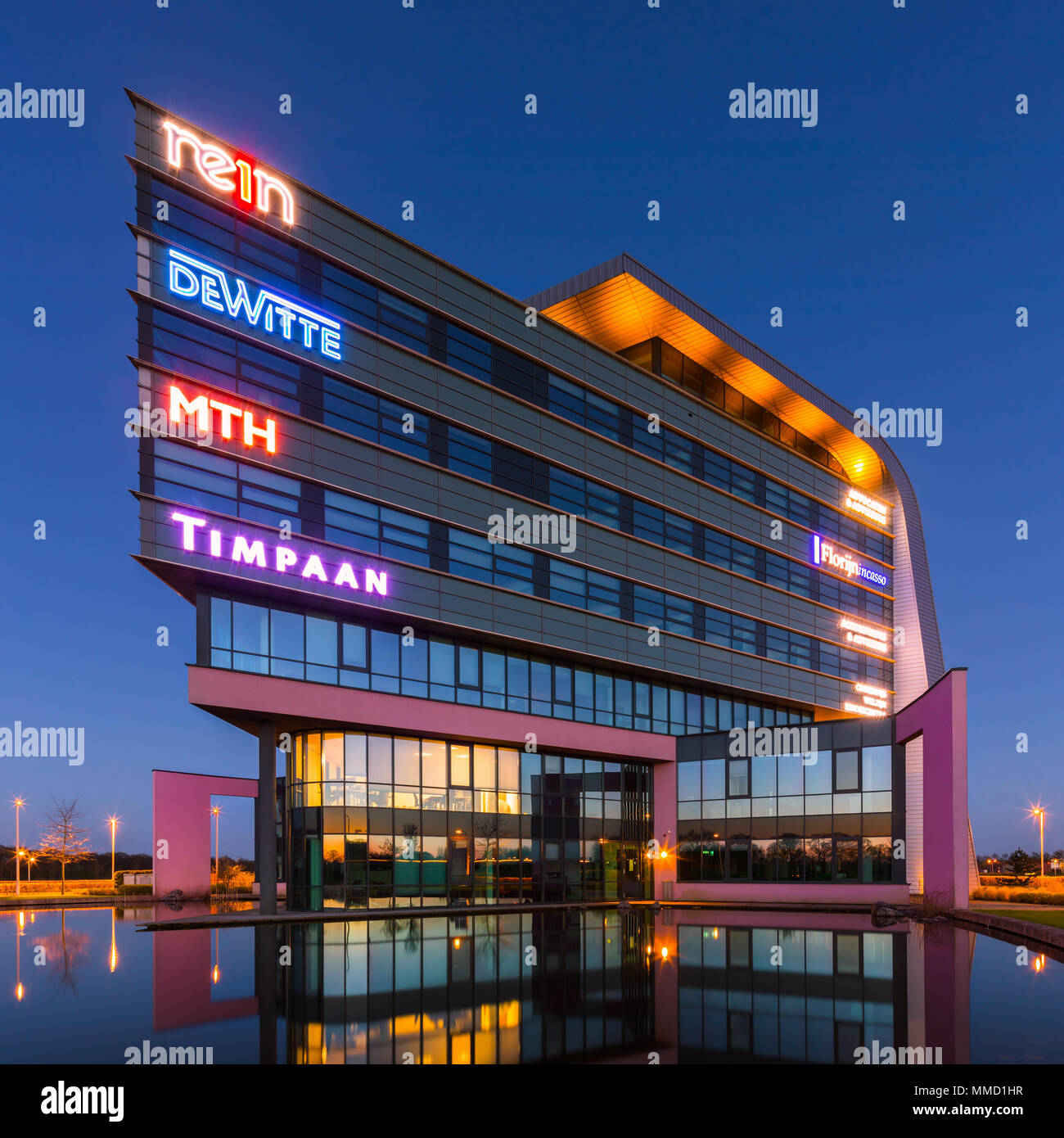 Modernes Bürogebäude in Assen, Provinz Drenthe in den Niederlanden Stockfoto
