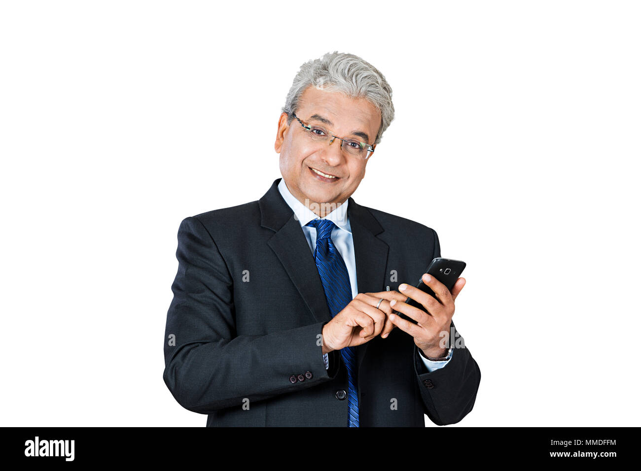 Glücklich die alte Geschäft männlichen Text-Messaging auf Handy senden Stockfoto