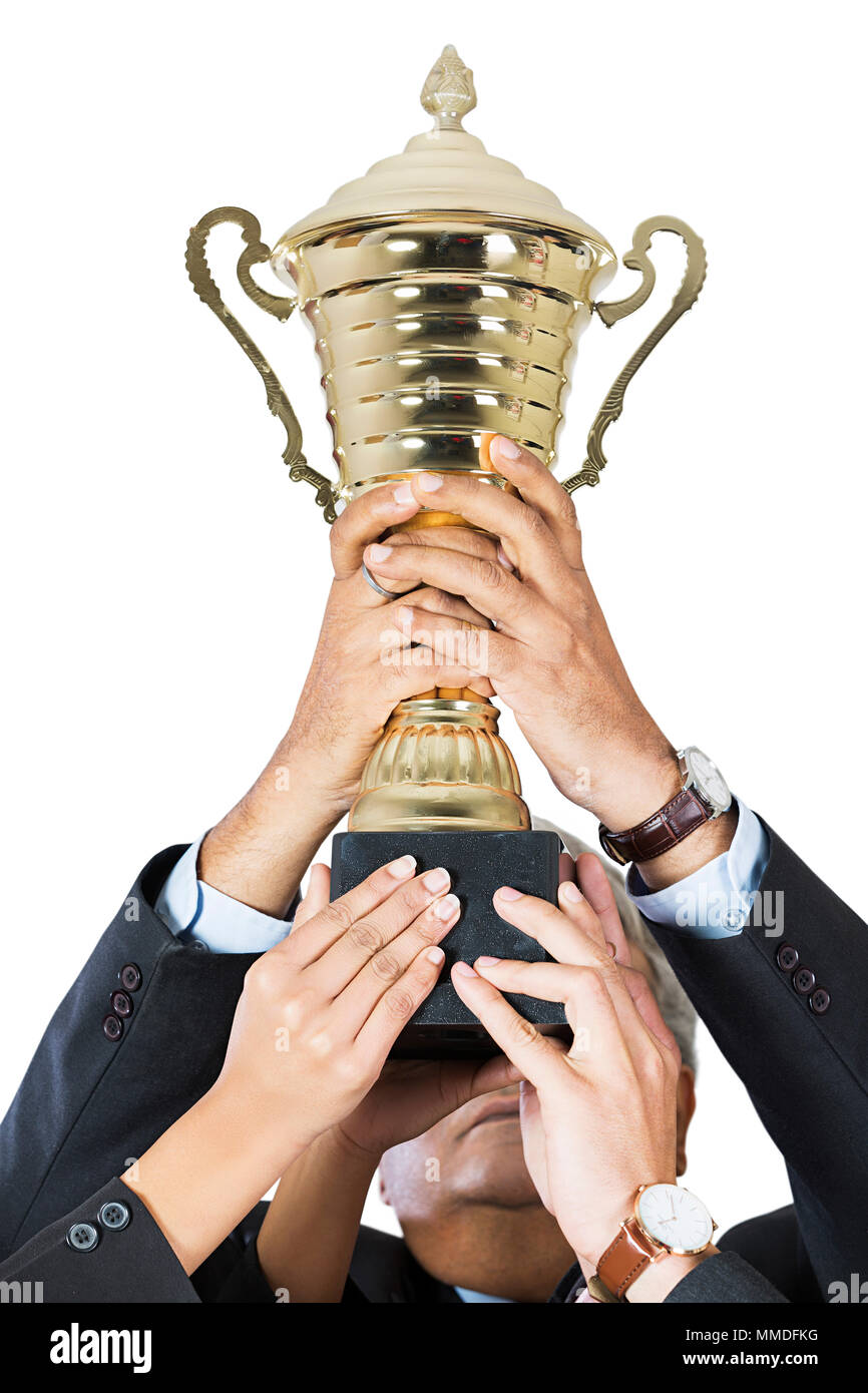 Group Business Menschen Kollege s Holding Trophy-Cup Sieg Erfolg feiern. Stockfoto
