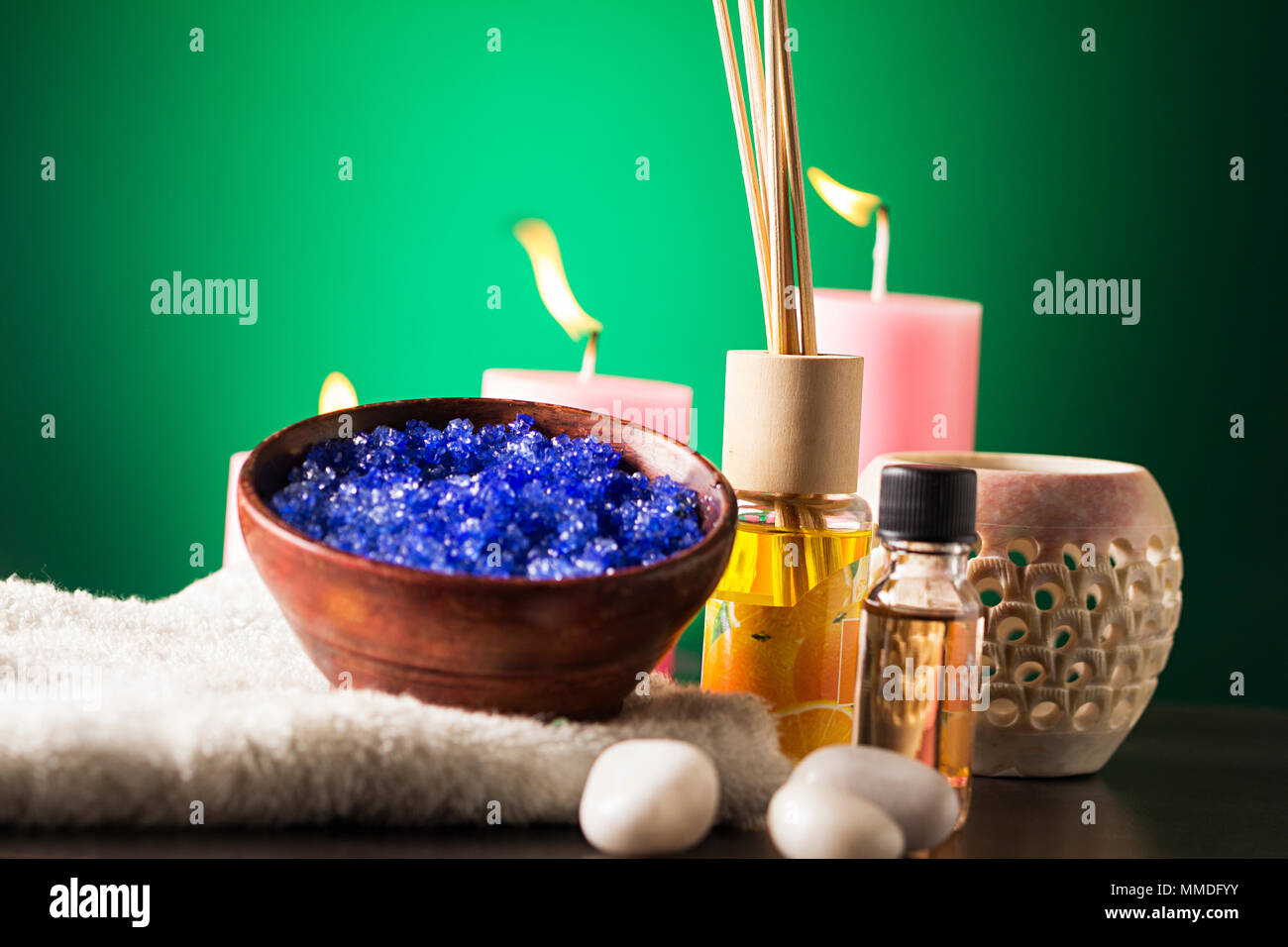Flasche Massageöl Behandlung Urlaub Ferien Tourismusinformation Spa Health Club Stockfoto