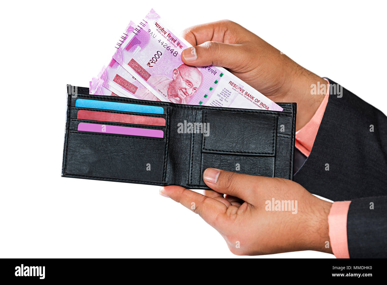 Close-up Geschäftsmann, Barzahlung entfernen von Geld aus der Brieftasche Stockfoto