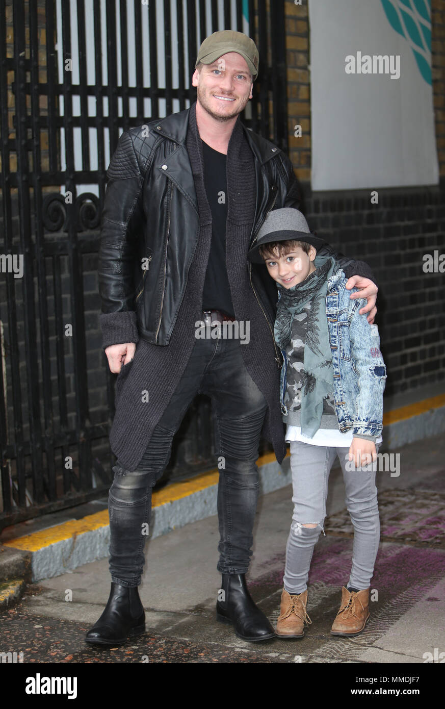 Matthäus Wolfenden und sein Sohn Buster außerhalb ITV Studios mit: Matthew Wolfenden, Buster, Wo: London, Vereinigtes Königreich, wenn: 10 Apr 2018 Credit: Rocky/WENN.com Stockfoto