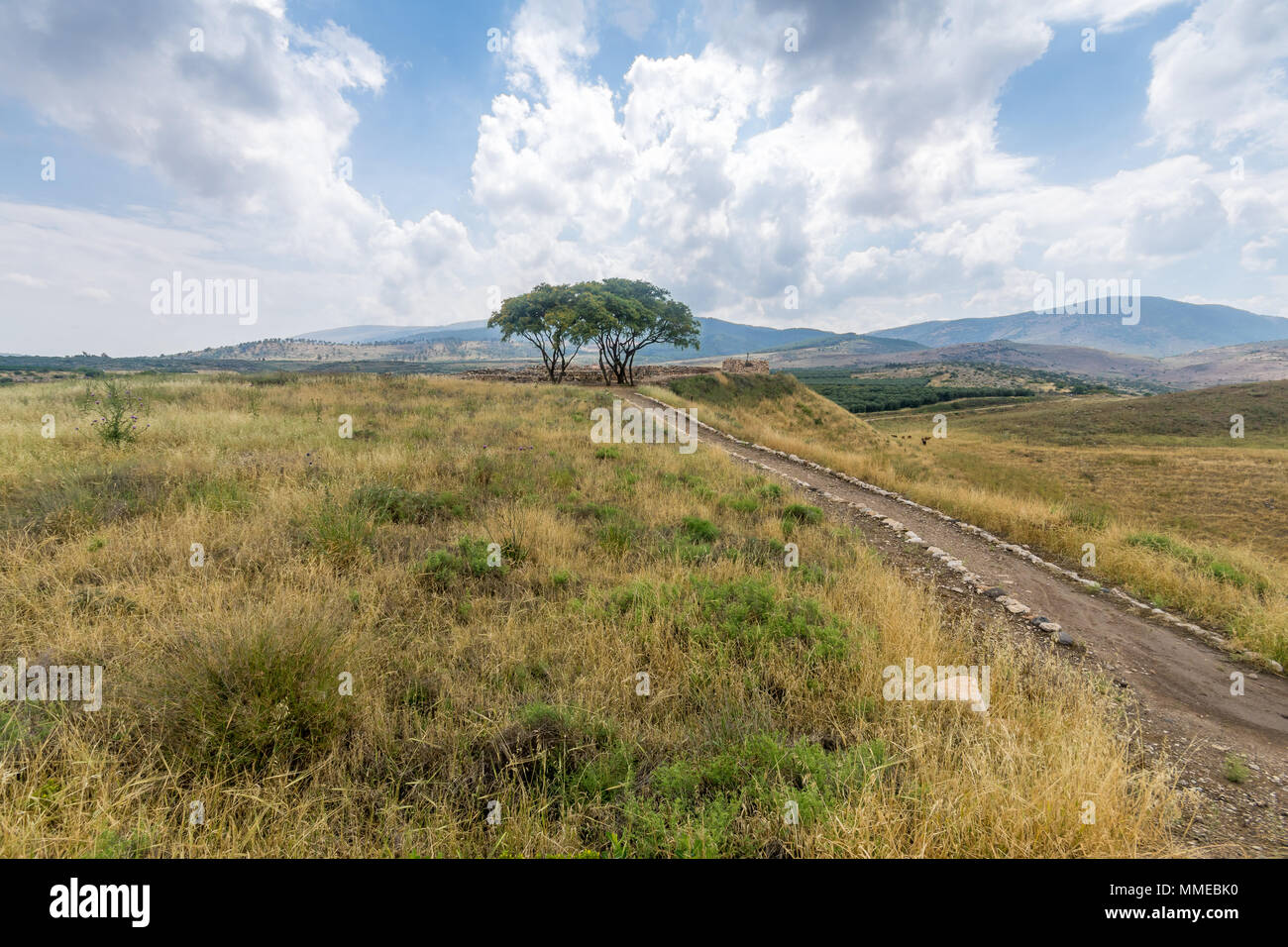 Landschaft der Landschaft und der Berge von Galiläa im Hula-tal, Ansicht von Tel Hazor, im Norden Israels Stockfoto